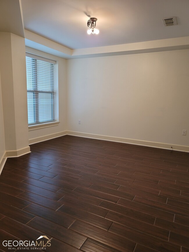 Building Photo - 200 River Vista Drive