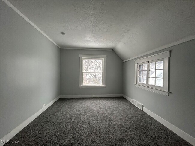 Foto del edificio - 3233 W 94th St