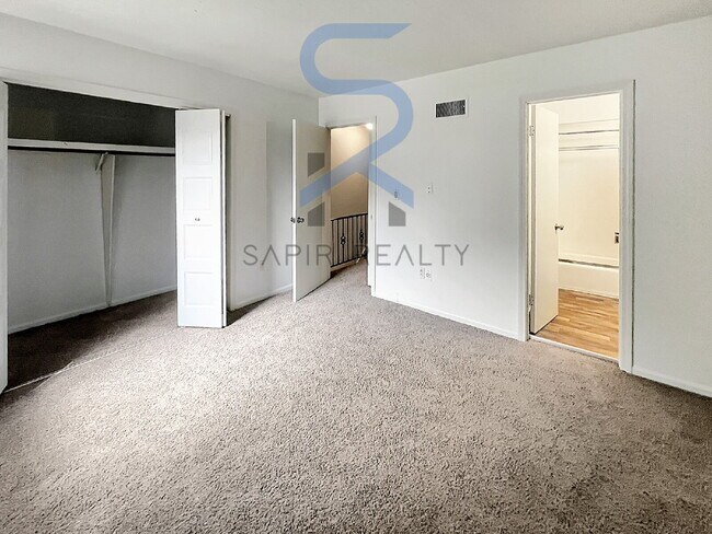 Foto del edificio - Move in before November 30th and choose yo...