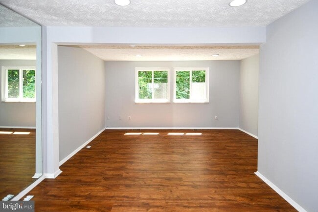Building Photo - 8335 Windfall Rd