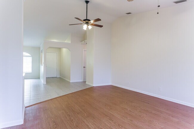 Building Photo - 109 Almeria St