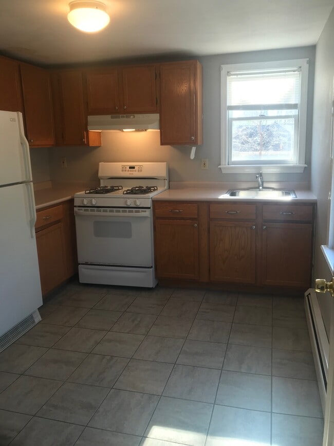 Eat in kitchen - 123 Central St