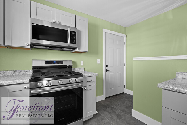 Foto del edificio - 1427 E 12th St