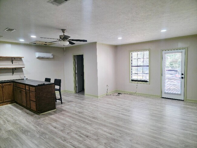 Foto del edificio - 524 Pine Needle Ct W