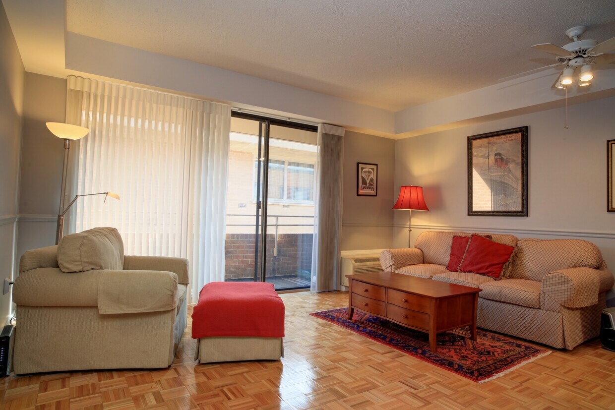 Living room - 2141 P St NW