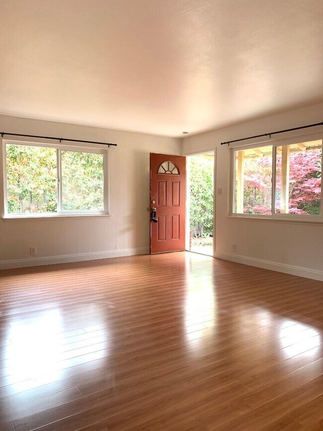Building Photo - 528 N Fair Oaks Ave