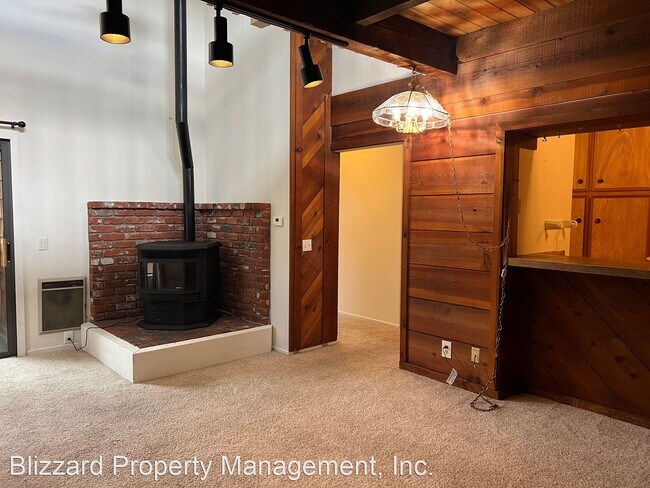 Building Photo - 2 br, 1 bath House - 449 Sierra Manor Rd U...