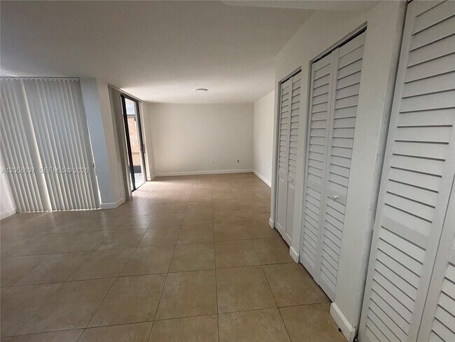 Foto del edificio - 8305 SW 152nd Ave