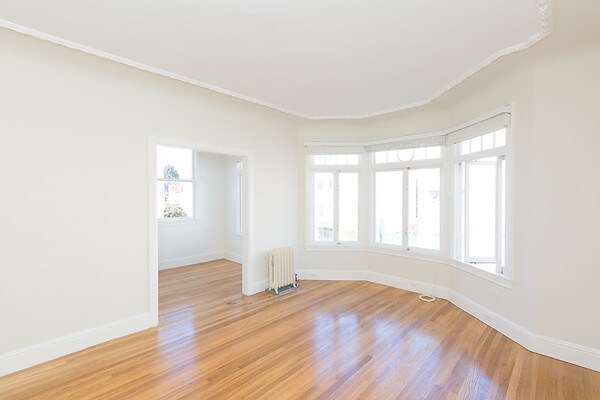 Building Photo - 2975 Van Ness Ave
