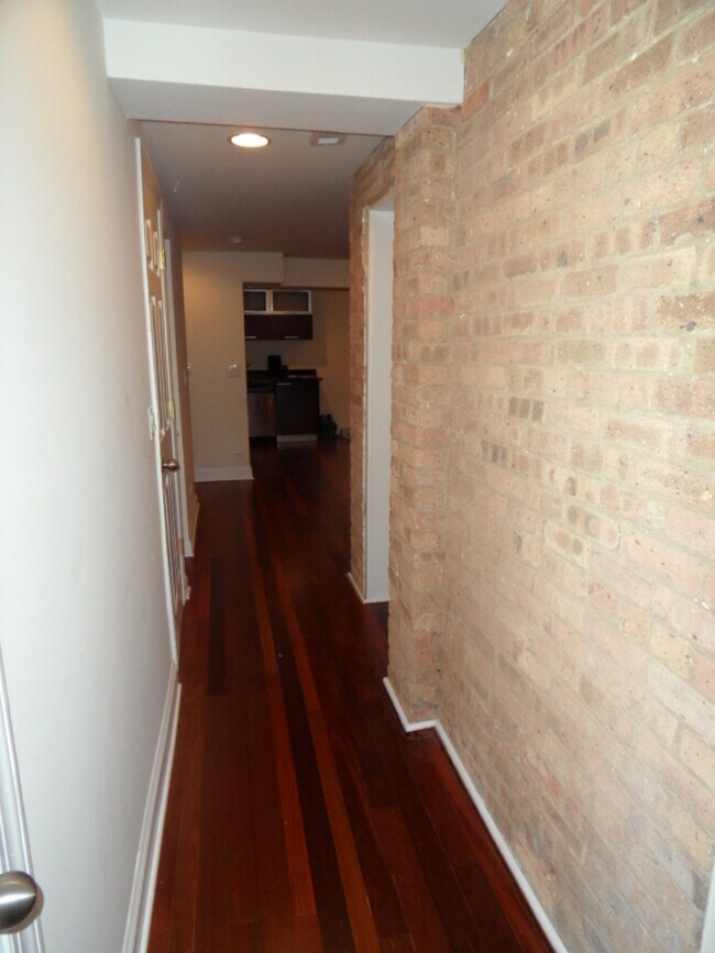 Foto del edificio - 1358 W Estes Ave