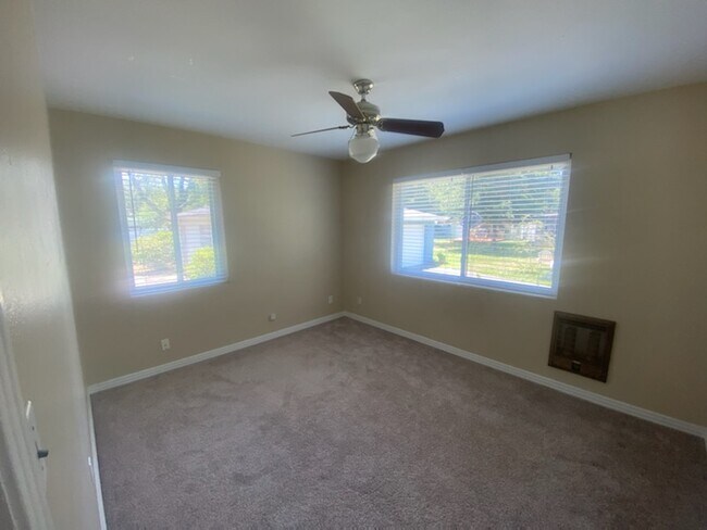 BEDROOM 1 - 218 W King St