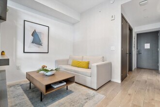 Building Photo - 398 NE 5th St