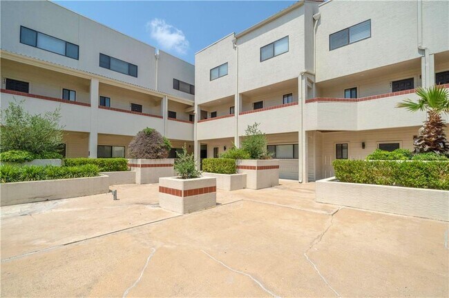 Foto del edificio - 2605 Enfield Rd