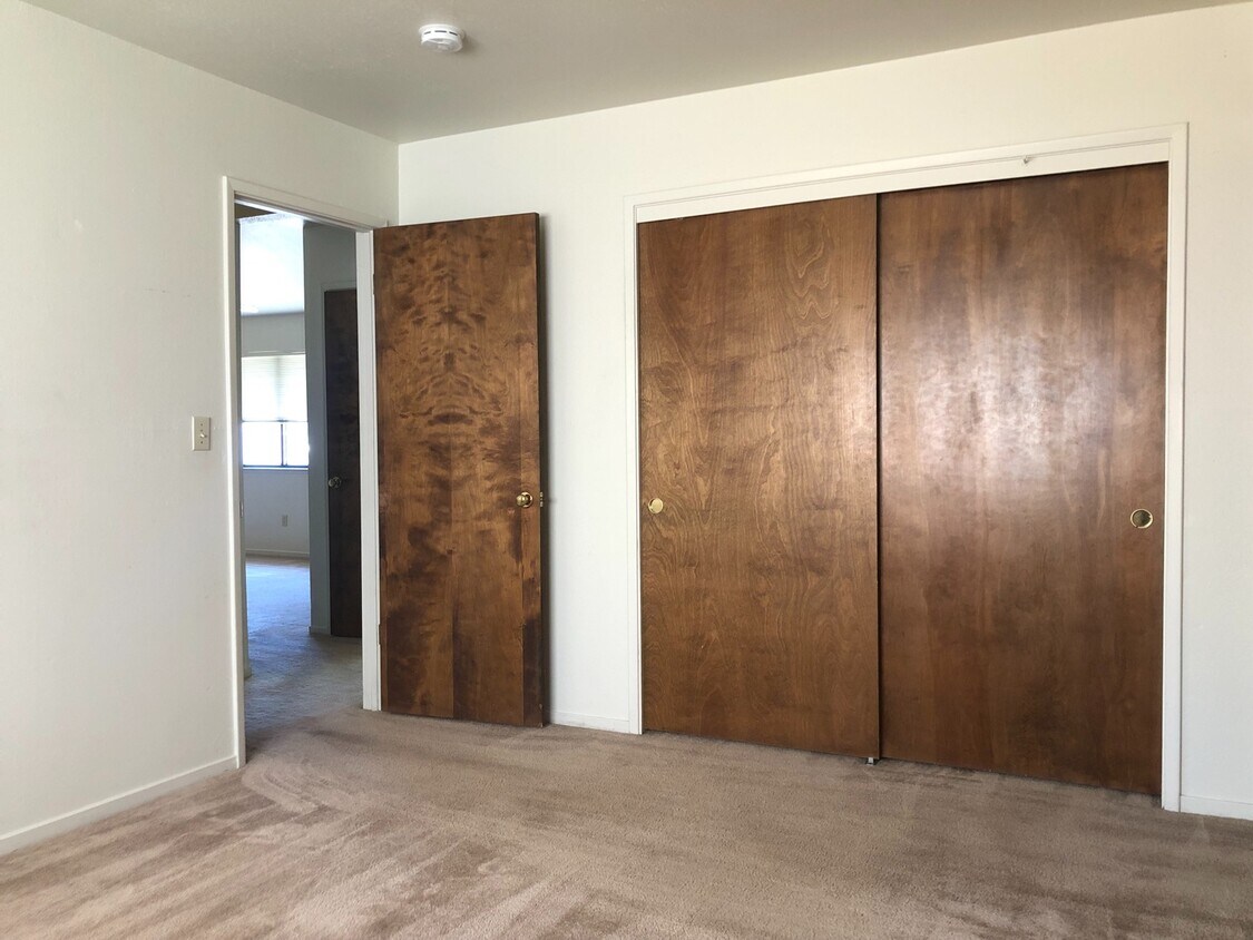 Building Photo - C-R117-R123NW
