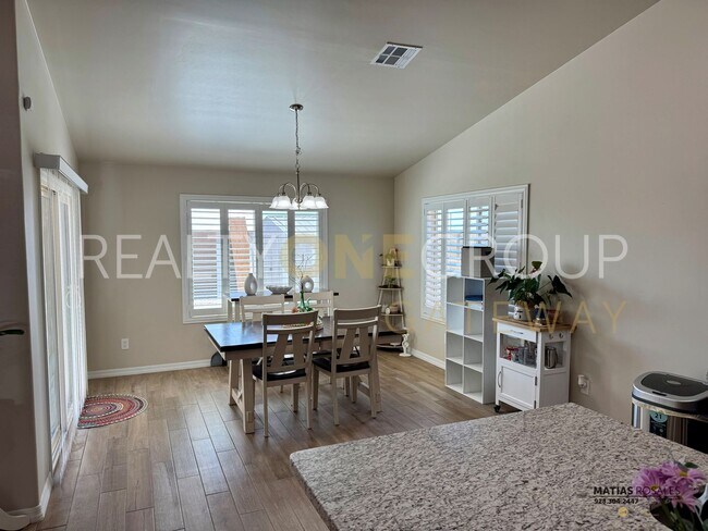 Building Photo - Enjoy those Arizona Sunset in this Three B...