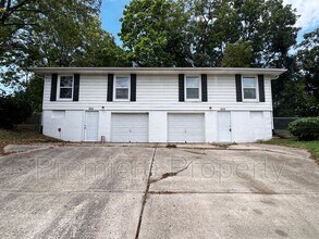 Building Photo - 822 S Emery St