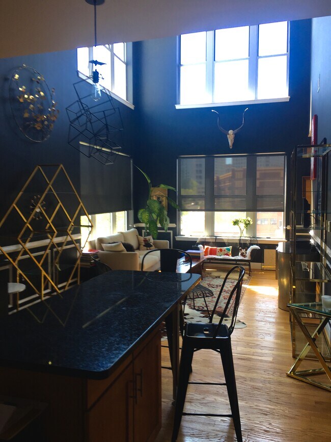 living room - 1800 Wilson Blvd