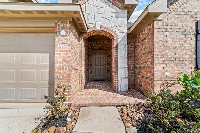 Building Photo - 23818 Piedmont Forest Dr