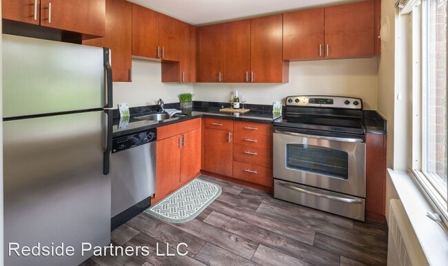 Foto del edificio - 733 Summit Ave E