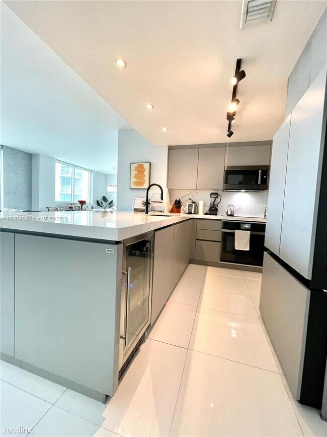 Foto del edificio - 3 br, 2 bath House - 253 NE 2nd St Apt 3303