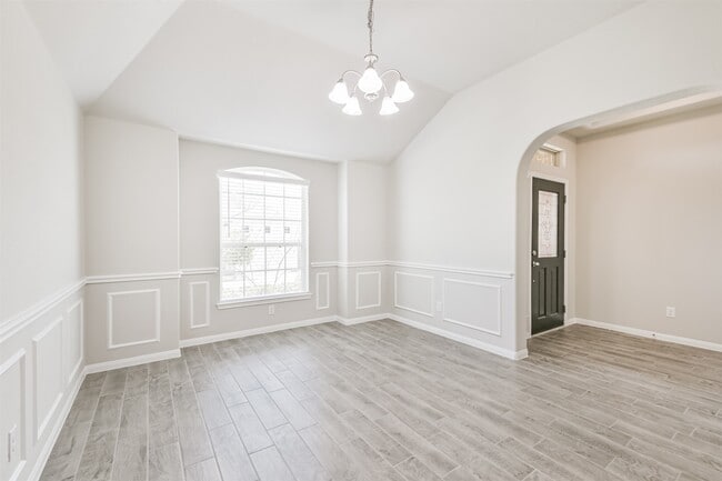 Foto del edificio - 419 Lazy Ln