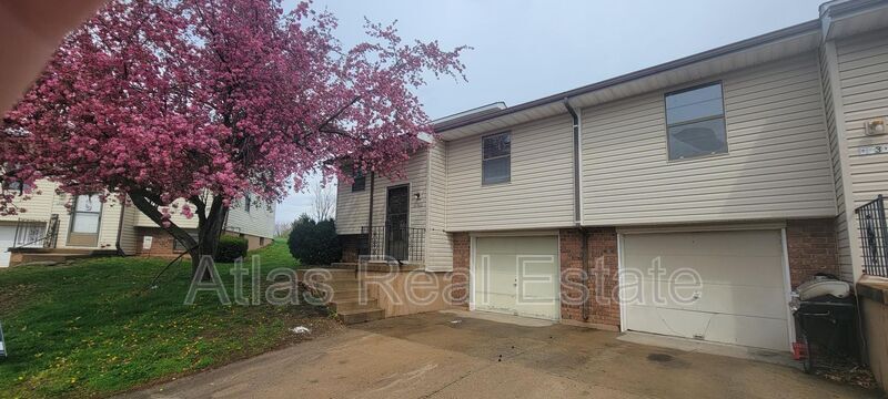 Primary Photo - 17312-17314 E 48th Terrace S