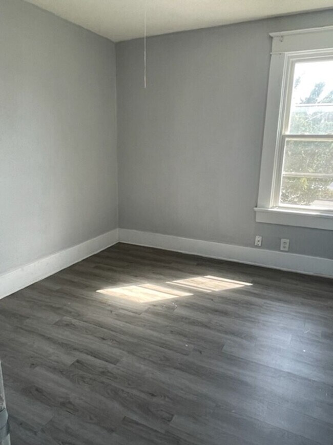 Building Photo - 328 - 330 Alaska St