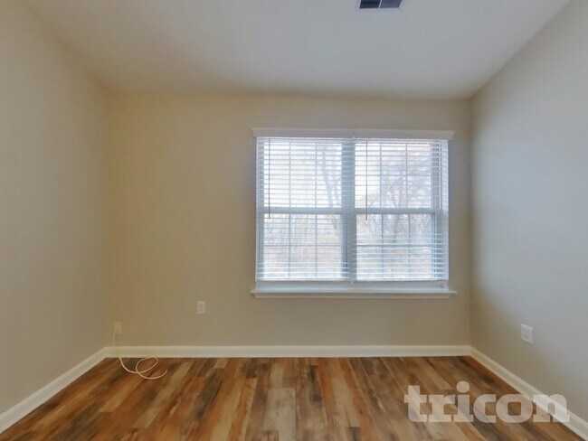 Foto del edificio - 7902 Heatherleigh Pl