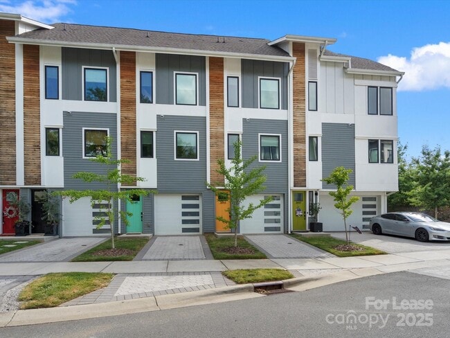 Building Photo - 2653 Shenandoah Ave