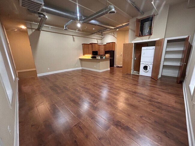 Foto del edificio - Studio Apartment in the Entertainment Dist...