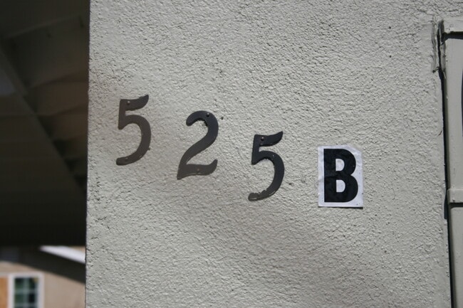 Building Photo - 525 Goodman St