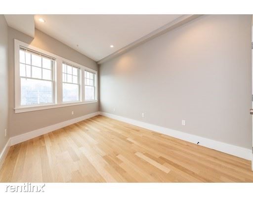 Foto del edificio - 1 br, 1 bath Condo - 723 Centre St, 4 Unit 4
