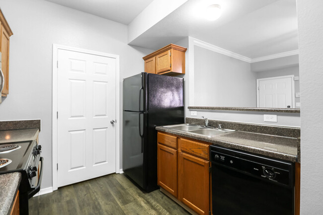 Kitchen Highland Pointe of Maumelle - Highland Pointe Apartments of Maumelle