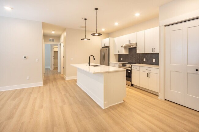 Building Photo - 3066 Fayette Ave SW