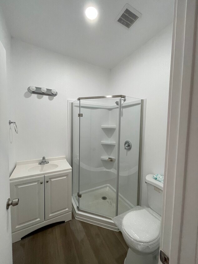 Building Photo - 722 Peggy Dr
