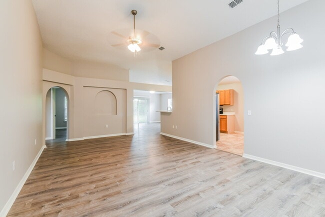 Building Photo - 1117 Windy Bluff Dr