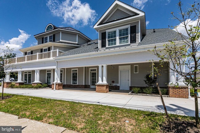 Building Photo - 11 Cranbury Rd