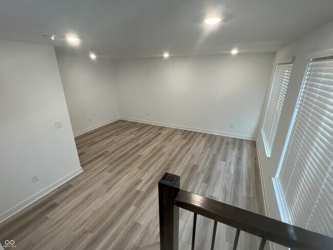 Foto del edificio - 13474 Elias Pl