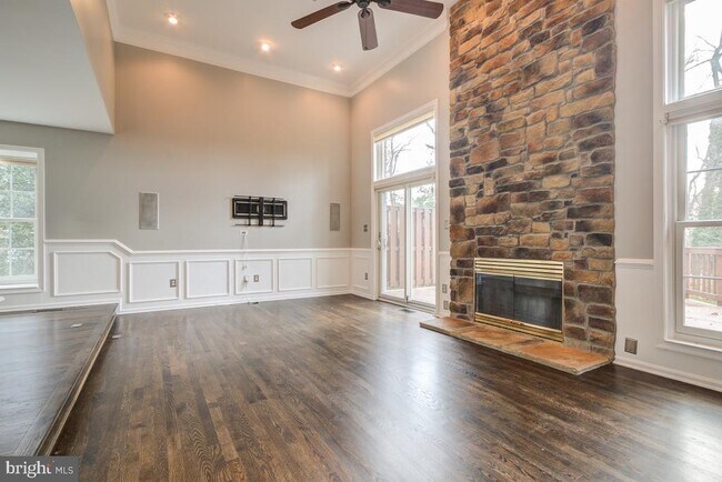 Foto del edificio - 5912 Edson Ln