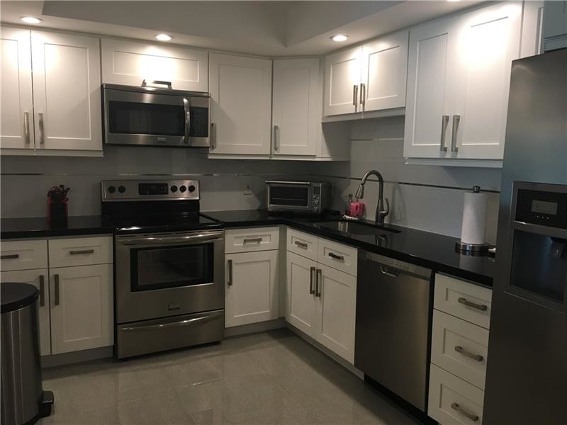 Primary Photo - 4020 W Palm Aire Dr