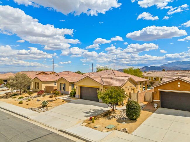 Foto del edificio - 74131 Imperial Ct E