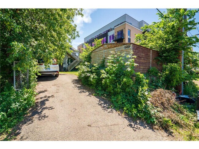 Foto del edificio - 1555 Carroll Ave