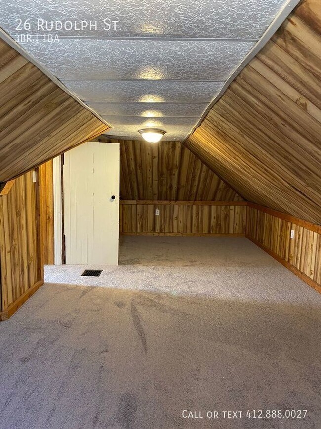 Building Photo - 3 bedroom 1 bath Mckees Rocks