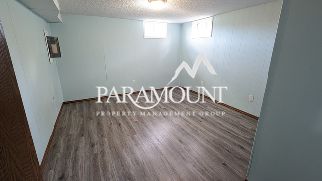 Building Photo - Tucked Away Lower 2 Bedroom Duplex!