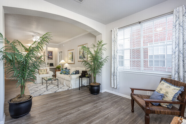 2HAB, 2BA - 1.256 ft² - Colonnade at Regency