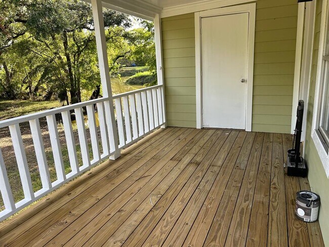 Building Photo - 327 Bayou Rd