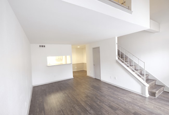 Interior Photo - Creeks Edge