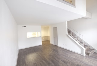 Interior Photo - Creeks Edge