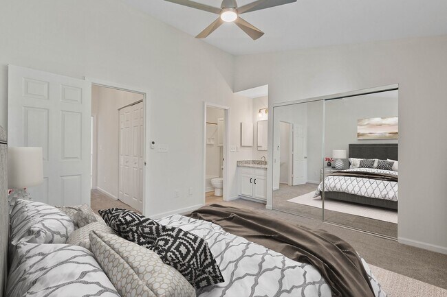 Building Photo - Raintree Country Club Townhome for Rent