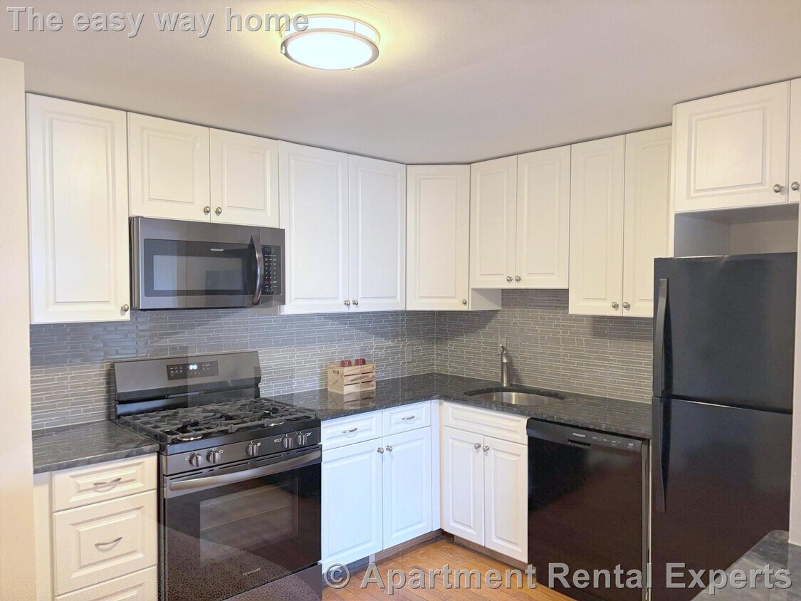 Primary Photo - 215 Massachusetts Ave